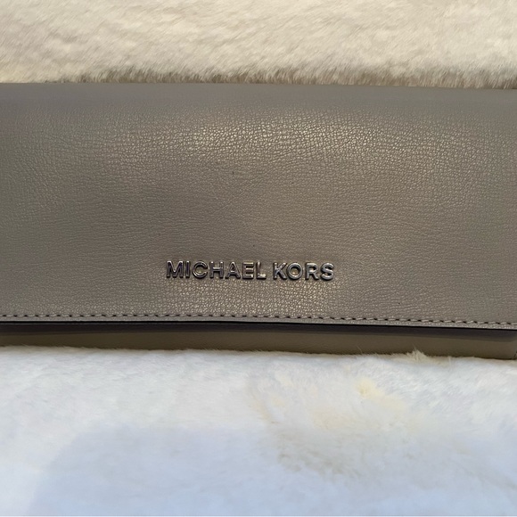 Michael Kors Jet Set Carryall Large Wallet Grey - Picture 1 of 5